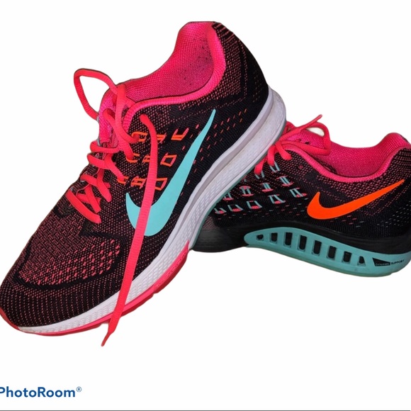 Nike Shoes - ✔️NIKE✔️ Structure 18 Running Sneakers